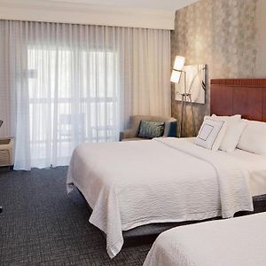Deluxe Queen Room Two Queen Beds